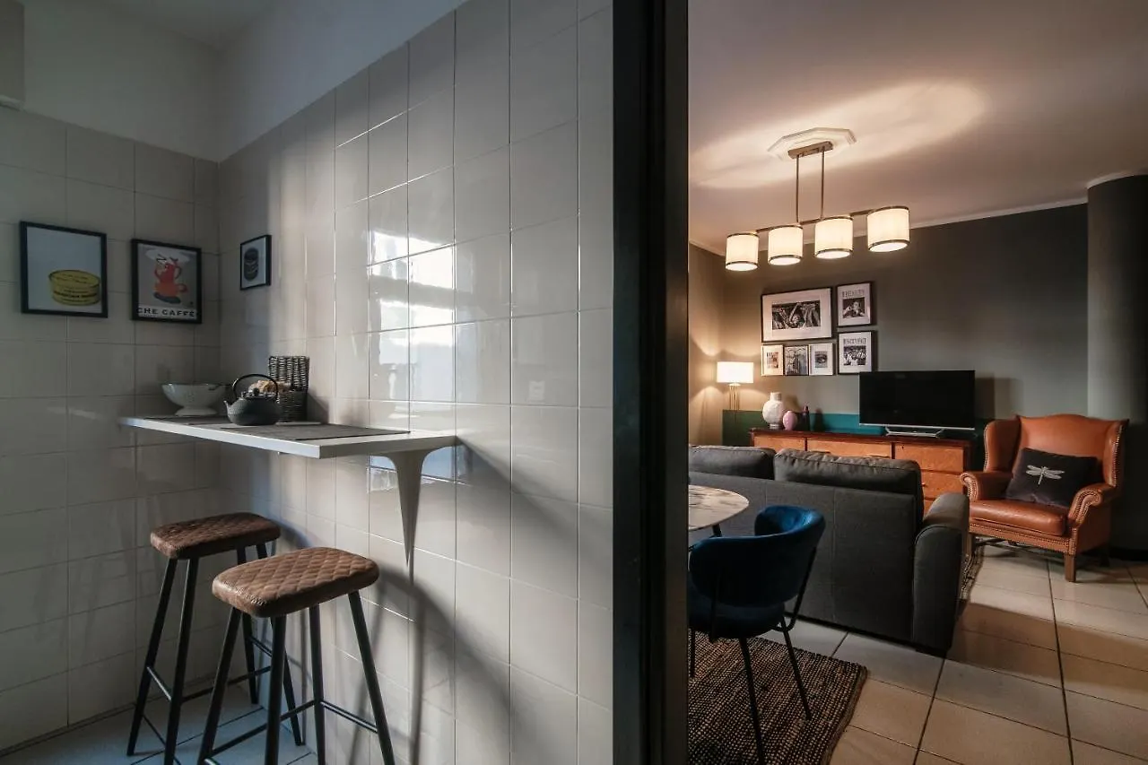 Home N 5 By Quokka 360 - Vintage-Soul Flat On Como Cathedral Apartment